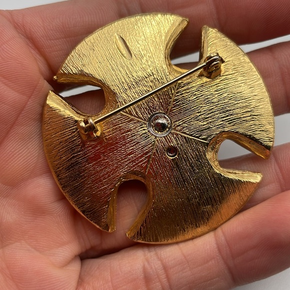 Maltese Cross brooch - Picture 3 of 3